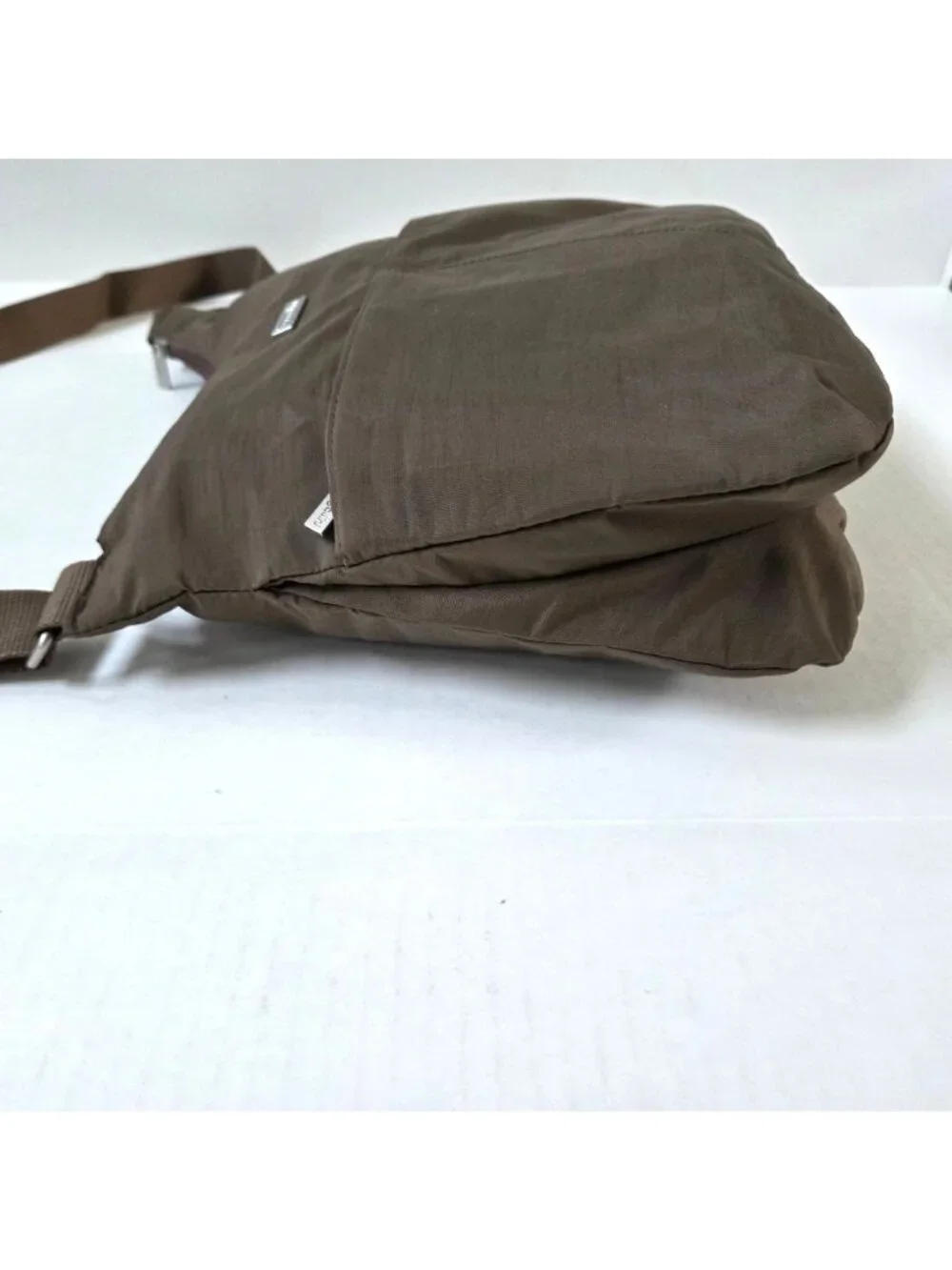 Baggallini Purse Brown Taupe Lightweight Travel Organizer Crossbody